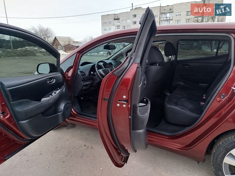 Хетчбек Nissan Leaf 2016 в Житомирі