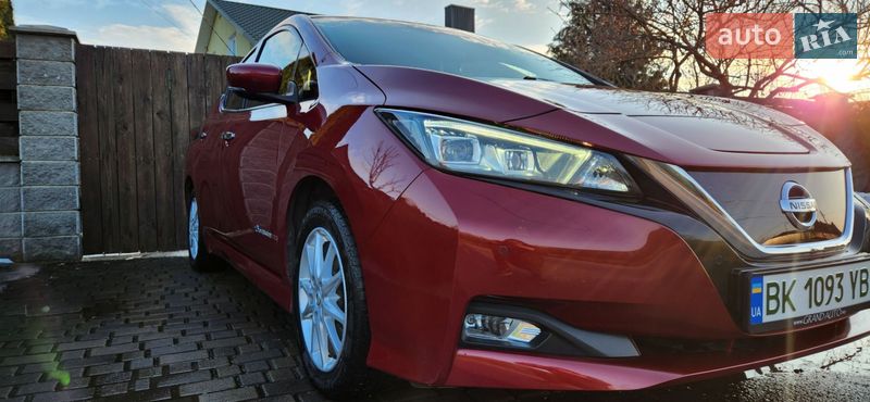 Хэтчбек Nissan Leaf 2018 в Ровно