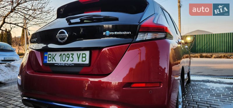 Хэтчбек Nissan Leaf 2018 в Ровно