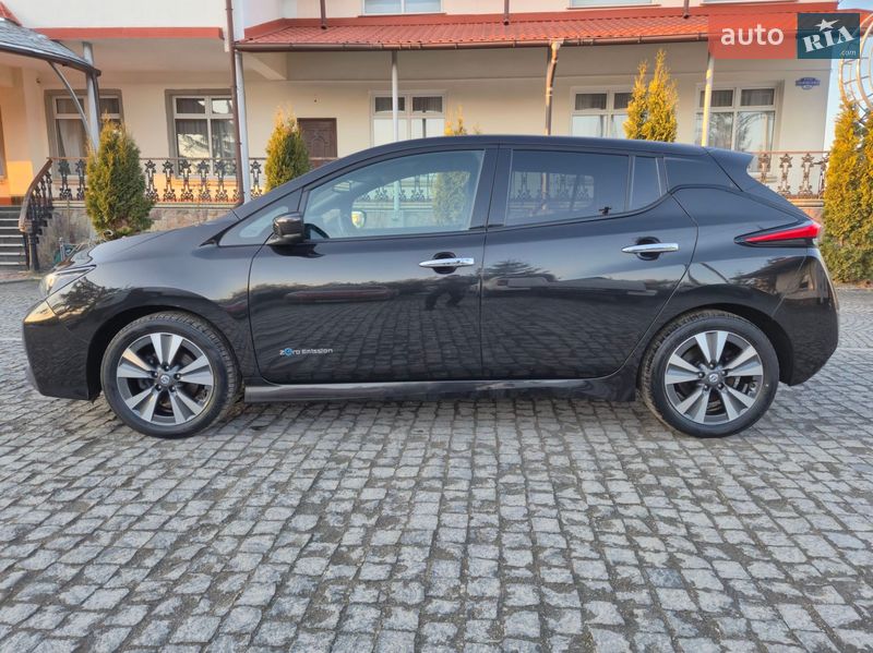 Хетчбек Nissan Leaf 2018 в Золочеві