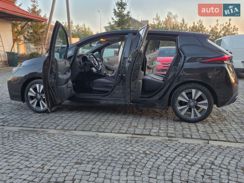 Хетчбек Nissan Leaf 2018 в Золочеві