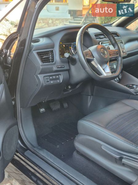 Хетчбек Nissan Leaf 2018 в Золочеві