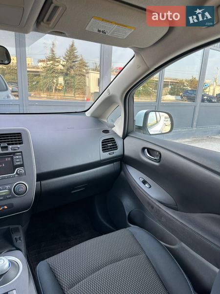 Хэтчбек Nissan Leaf 2016 в Киеве