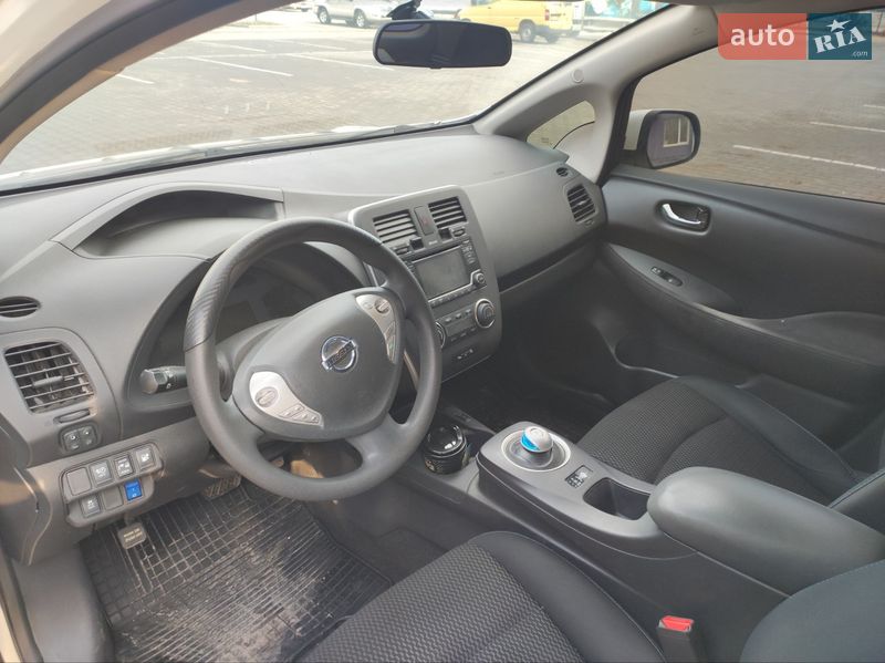 Хэтчбек Nissan Leaf 2015 в Одессе
