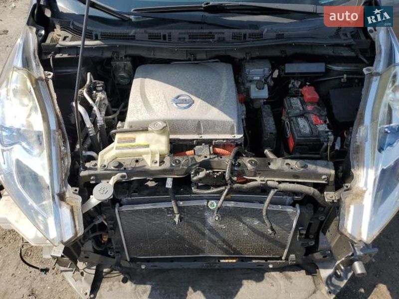 Хэтчбек Nissan Leaf 2014 в Львове