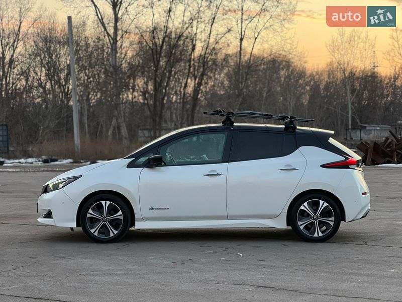 Хэтчбек Nissan Leaf 2018 в Киеве