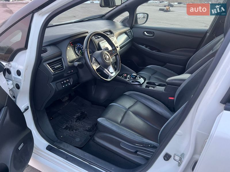 Хэтчбек Nissan Leaf 2018 в Киеве