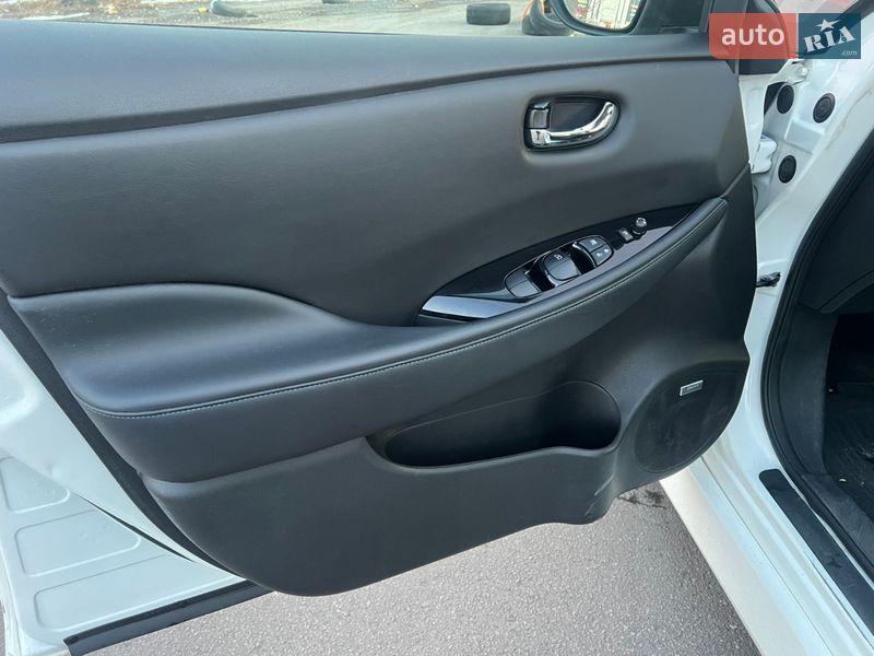 Хэтчбек Nissan Leaf 2018 в Киеве
