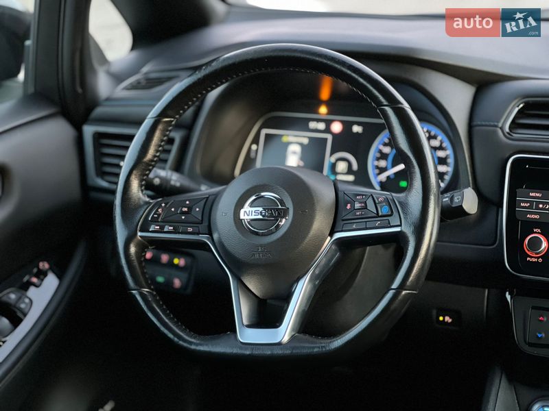 Хэтчбек Nissan Leaf 2018 в Киеве
