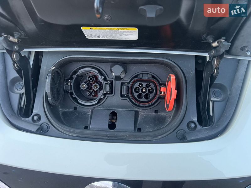 Хэтчбек Nissan Leaf 2018 в Киеве