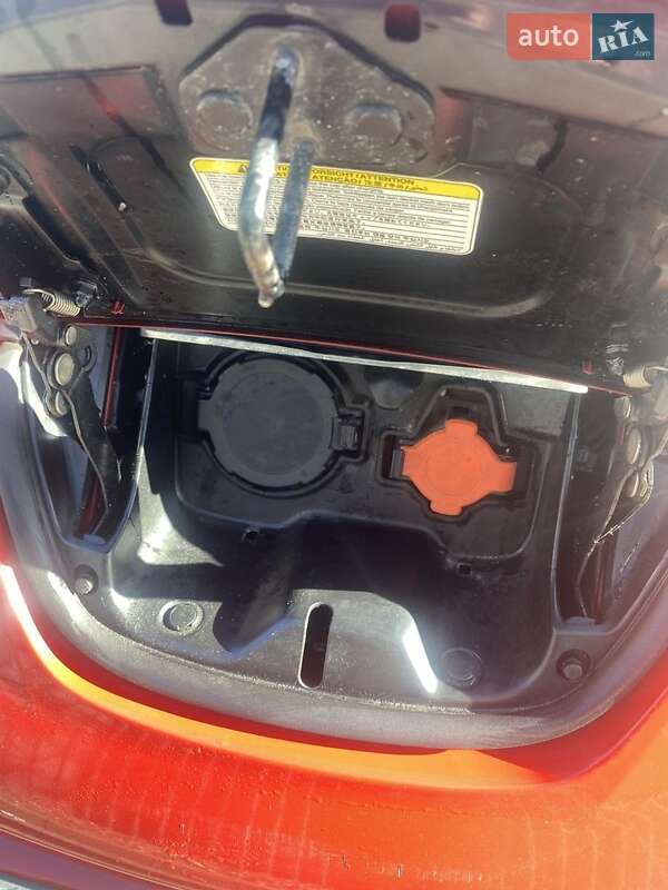 Хэтчбек Nissan Leaf 2016 в Днепре