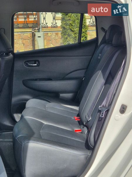 Хэтчбек Nissan Leaf 2016 в Золочеве