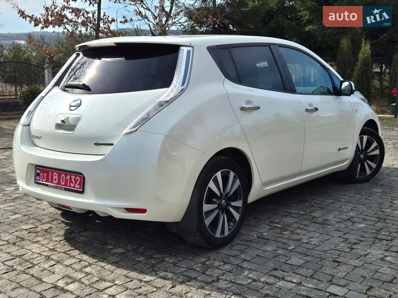 Хэтчбек Nissan Leaf 2016 в Золочеве