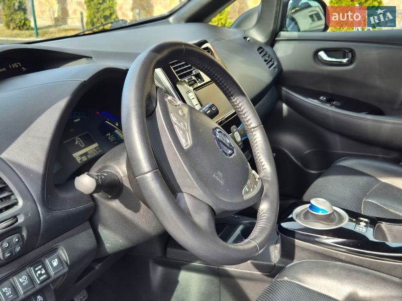 Хэтчбек Nissan Leaf 2016 в Золочеве