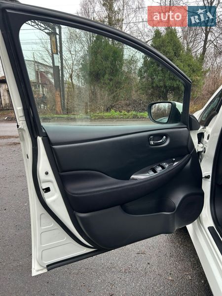 Хэтчбек Nissan Leaf 2018 в Днепре