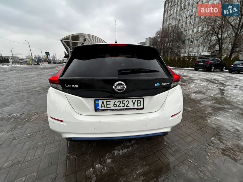 Хэтчбек Nissan Leaf 2018 в Днепре
