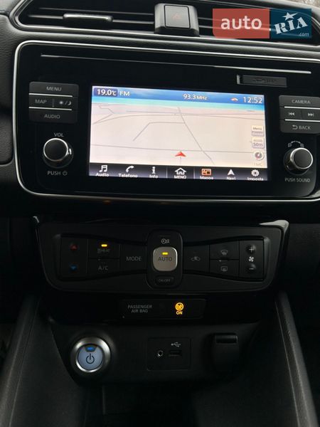 Хэтчбек Nissan Leaf 2018 в Днепре