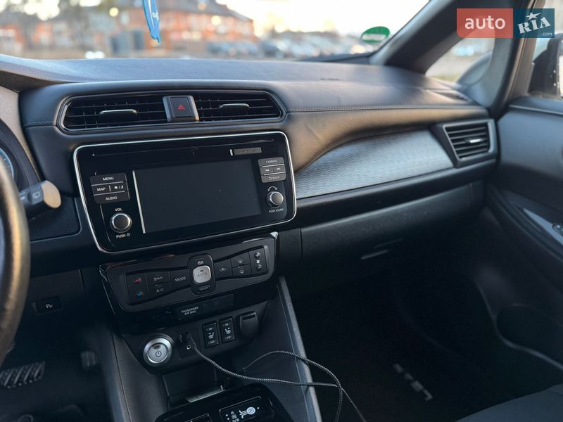 Хэтчбек Nissan Leaf 2018 в Владимире