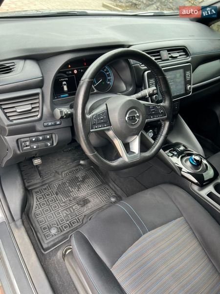 Хэтчбек Nissan Leaf 2020 в Днепре