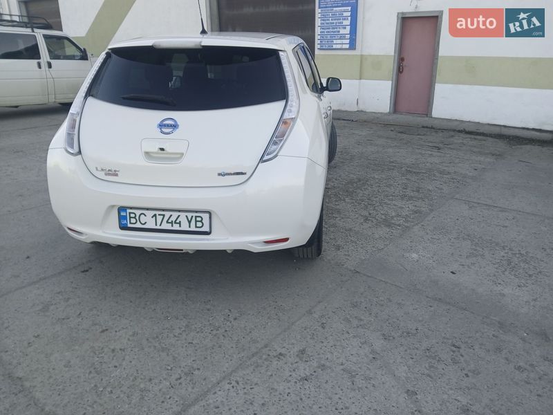 Хетчбек Nissan Leaf 2017 в Стрию