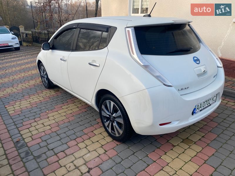 Хэтчбек Nissan Leaf 2016 в Тернополе
