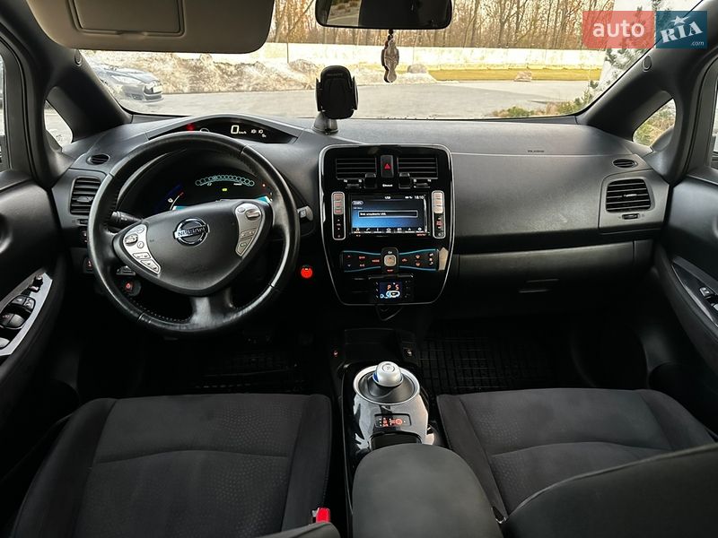 Хетчбек Nissan Leaf 2016 в Луцьку
