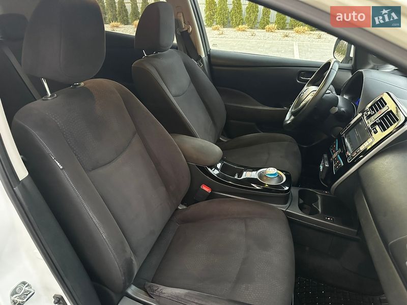 Хетчбек Nissan Leaf 2016 в Луцьку