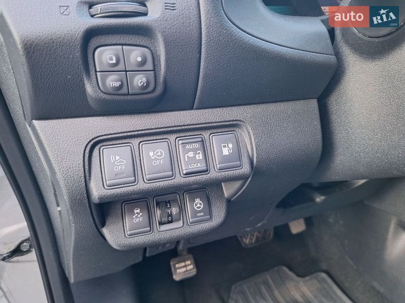 Хэтчбек Nissan Leaf 2017 в Городке