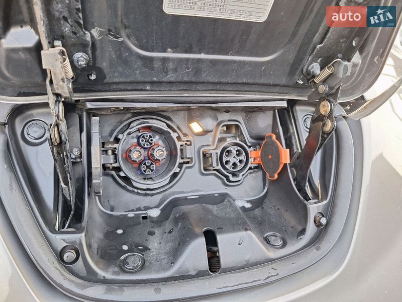 Хэтчбек Nissan Leaf 2017 в Городке