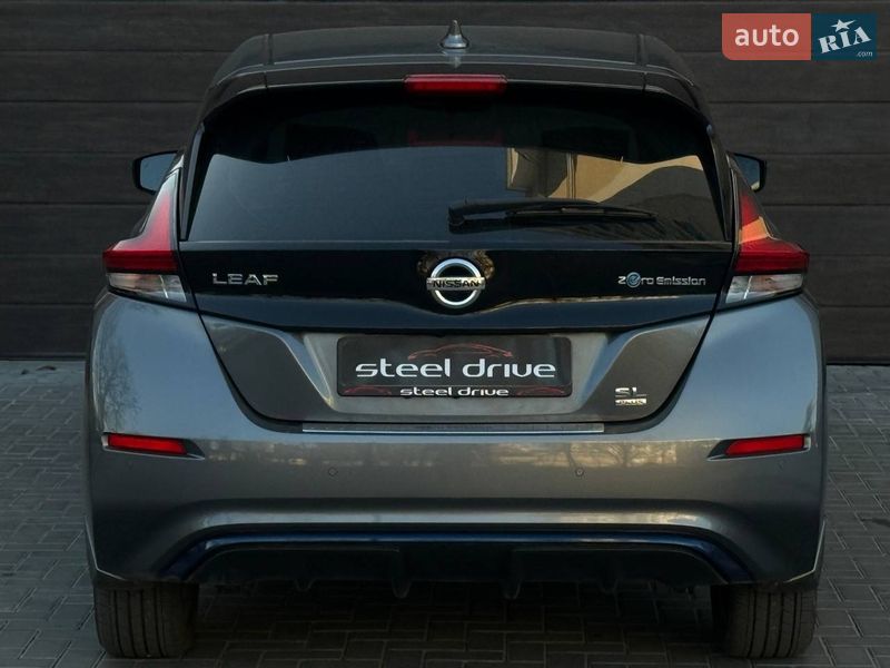 Хэтчбек Nissan Leaf 2020 в Николаеве