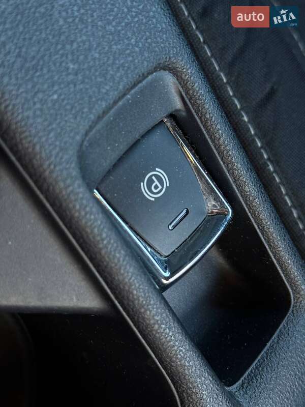 Хэтчбек Nissan Leaf 2020 в Николаеве