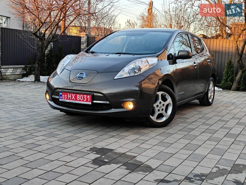 Хетчбек Nissan Leaf 2016 в Івано-Франківську