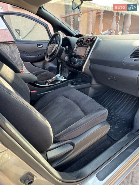 Хетчбек Nissan Leaf 2015 в Львові