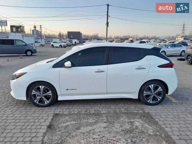 Хэтчбек Nissan Leaf 2019 в Черновцах