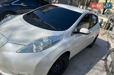 Хетчбек Nissan Leaf 2015 в Одесі