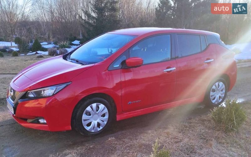 Хетчбек Nissan Leaf 2018 в Києві