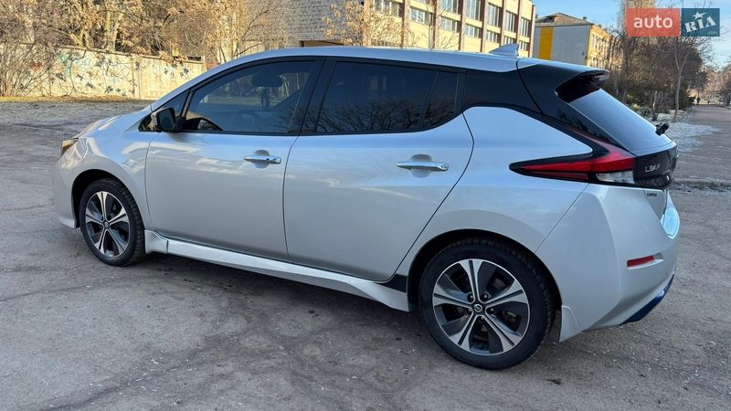 Хэтчбек Nissan Leaf 2018 в Кропивницком