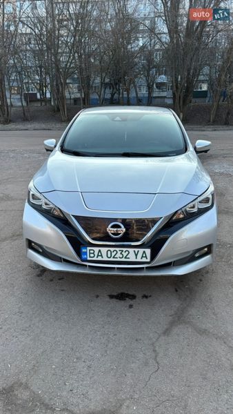 Хэтчбек Nissan Leaf 2018 в Кропивницком