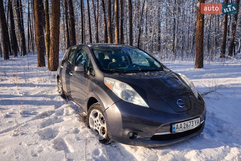 Хетчбек Nissan Leaf 2013 в Чернігові