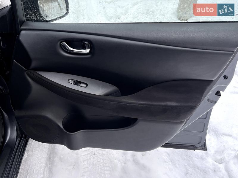 Хетчбек Nissan Leaf 2013 в Чернігові