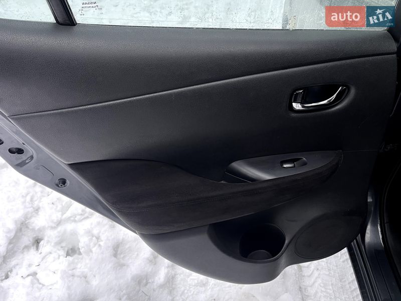 Хетчбек Nissan Leaf 2013 в Чернігові