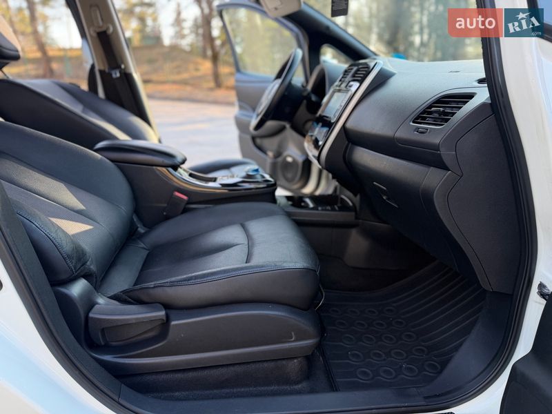 Хетчбек Nissan Leaf 2013 в Трускавці