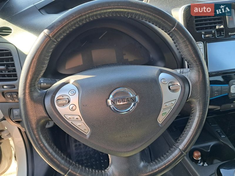 Хэтчбек Nissan Leaf 2014 в Ровно
