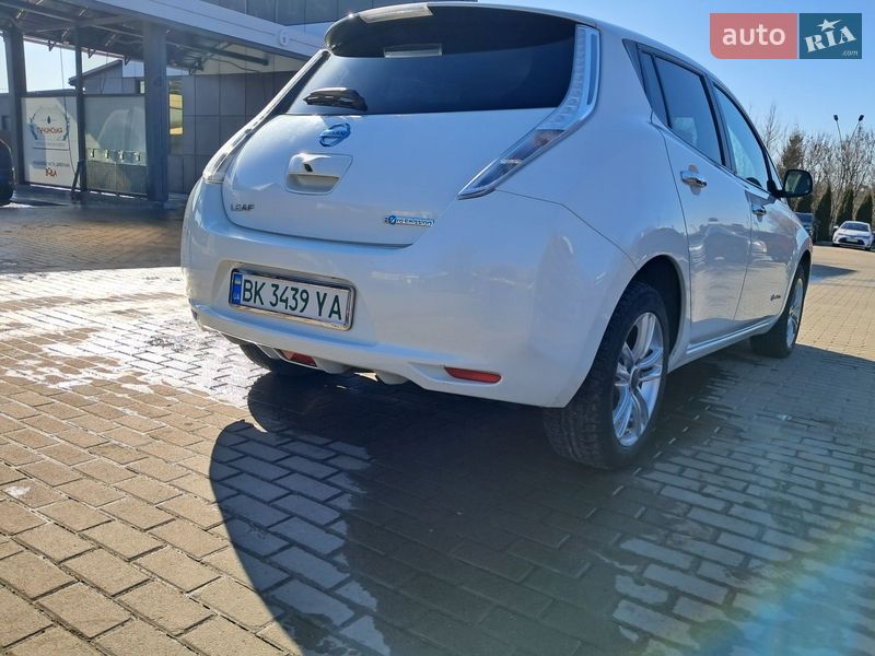 Хэтчбек Nissan Leaf 2014 в Ровно