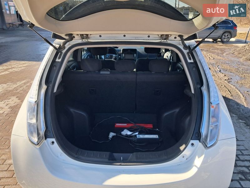 Хэтчбек Nissan Leaf 2014 в Ровно