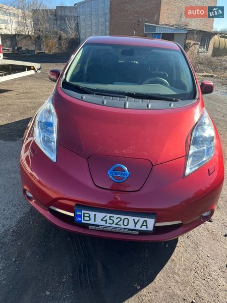 Хетчбек Nissan Leaf 2012 в Полтаві