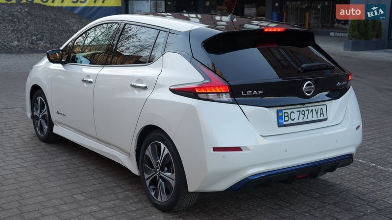 Хэтчбек Nissan Leaf 2018 в Львове
