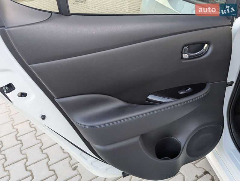 Хэтчбек Nissan Leaf 2018 в Дрогобыче