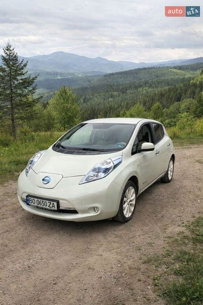 Хэтчбек Nissan Leaf 2012 в Тернополе