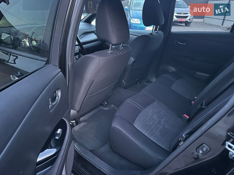 Хэтчбек Nissan Leaf 2018 в Сокале